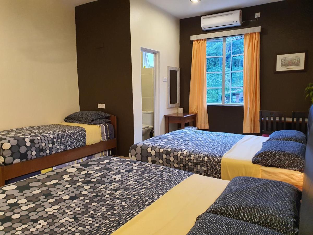 Fathers Guesthouse Bungalow Камерон-Хайлендс Экстерьер фото
